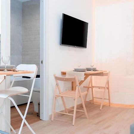 Acogedor Estudio En Triana Con Jacuzzi Y Wifi Seville Luaran gambar