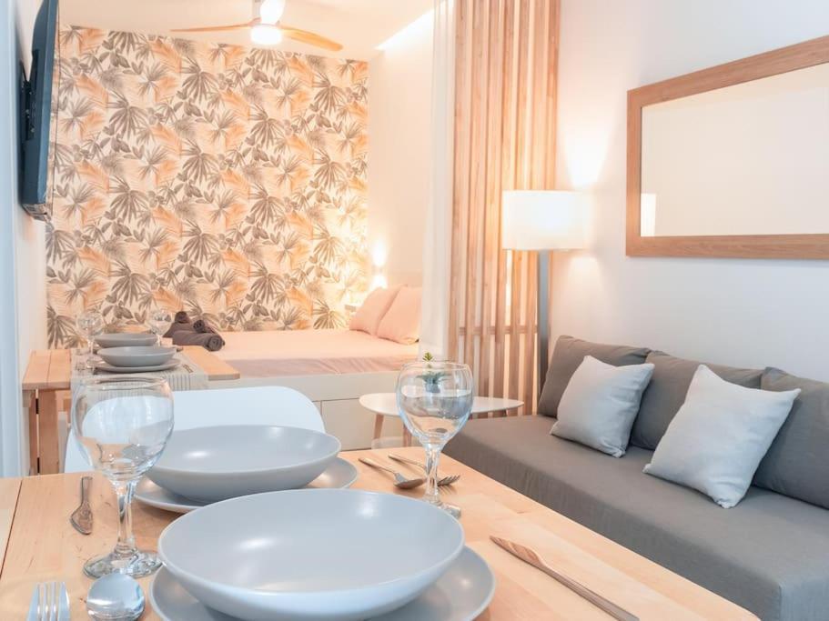 Acogedor Estudio En Triana Con Jacuzzi Y Wifi Seville Luaran gambar