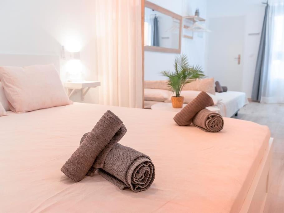 Acogedor Estudio En Triana Con Jacuzzi Y Wifi Seville Luaran gambar